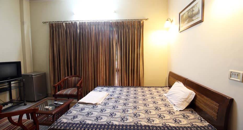 TG Stays Lajpat Nagar 5, New Delhi 5